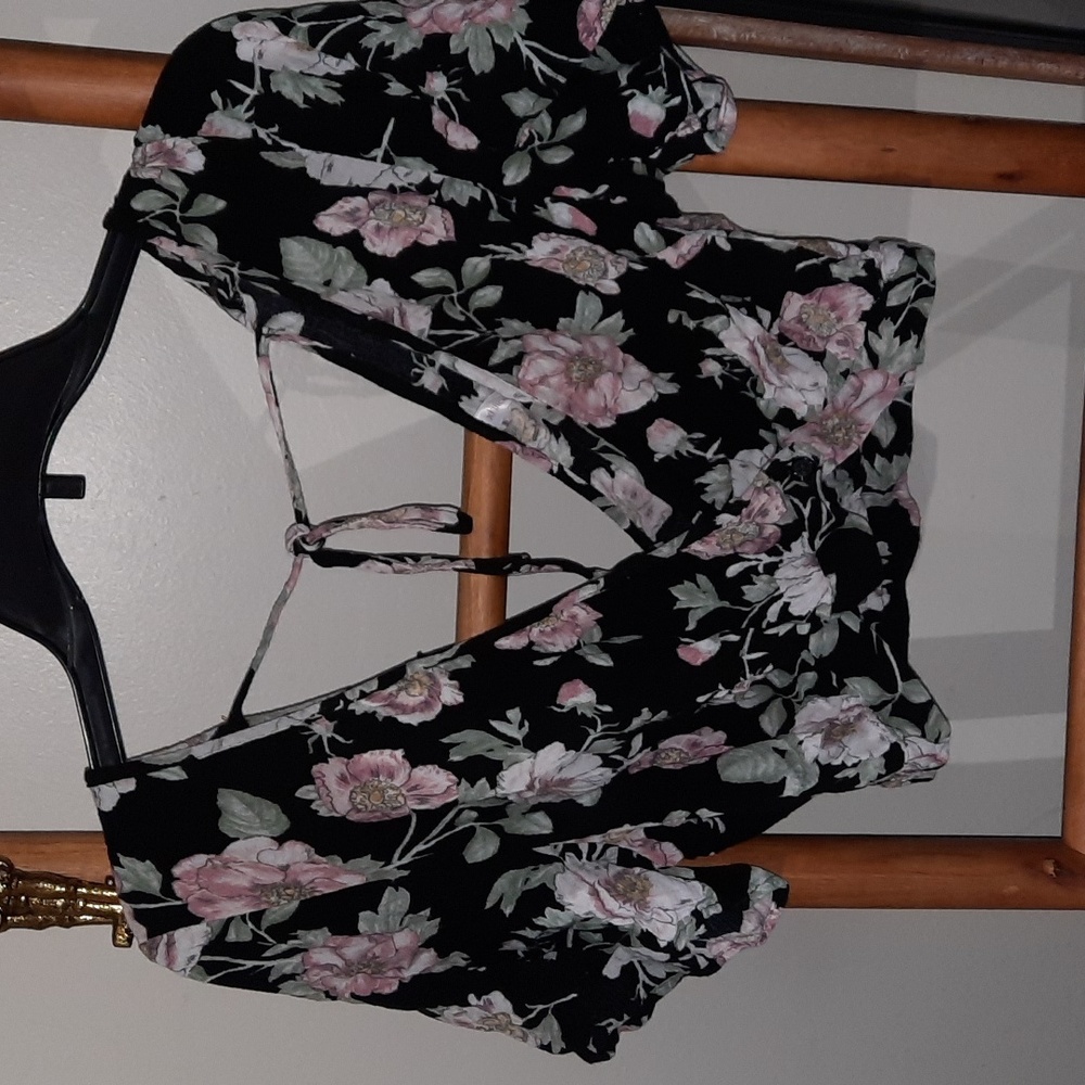 Xhilaration size M top